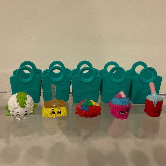 ULTRA RARE AND RARE SEASON 2 SHOPKINS - Picture 1 of 1